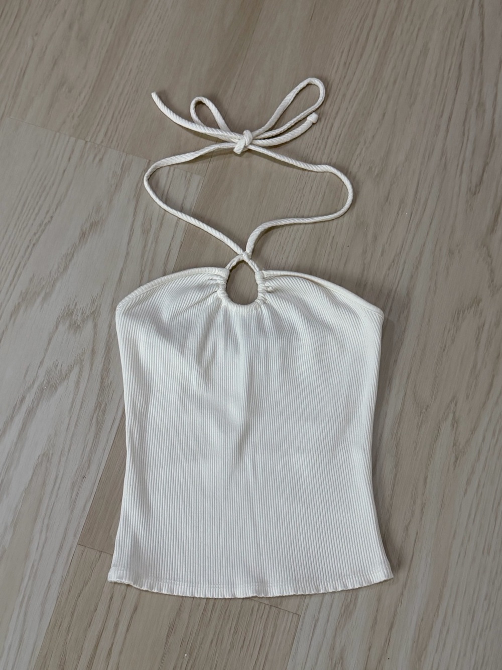 Lulu's Cream Ribbed Halter with Center Loop - Picture 2 of 3